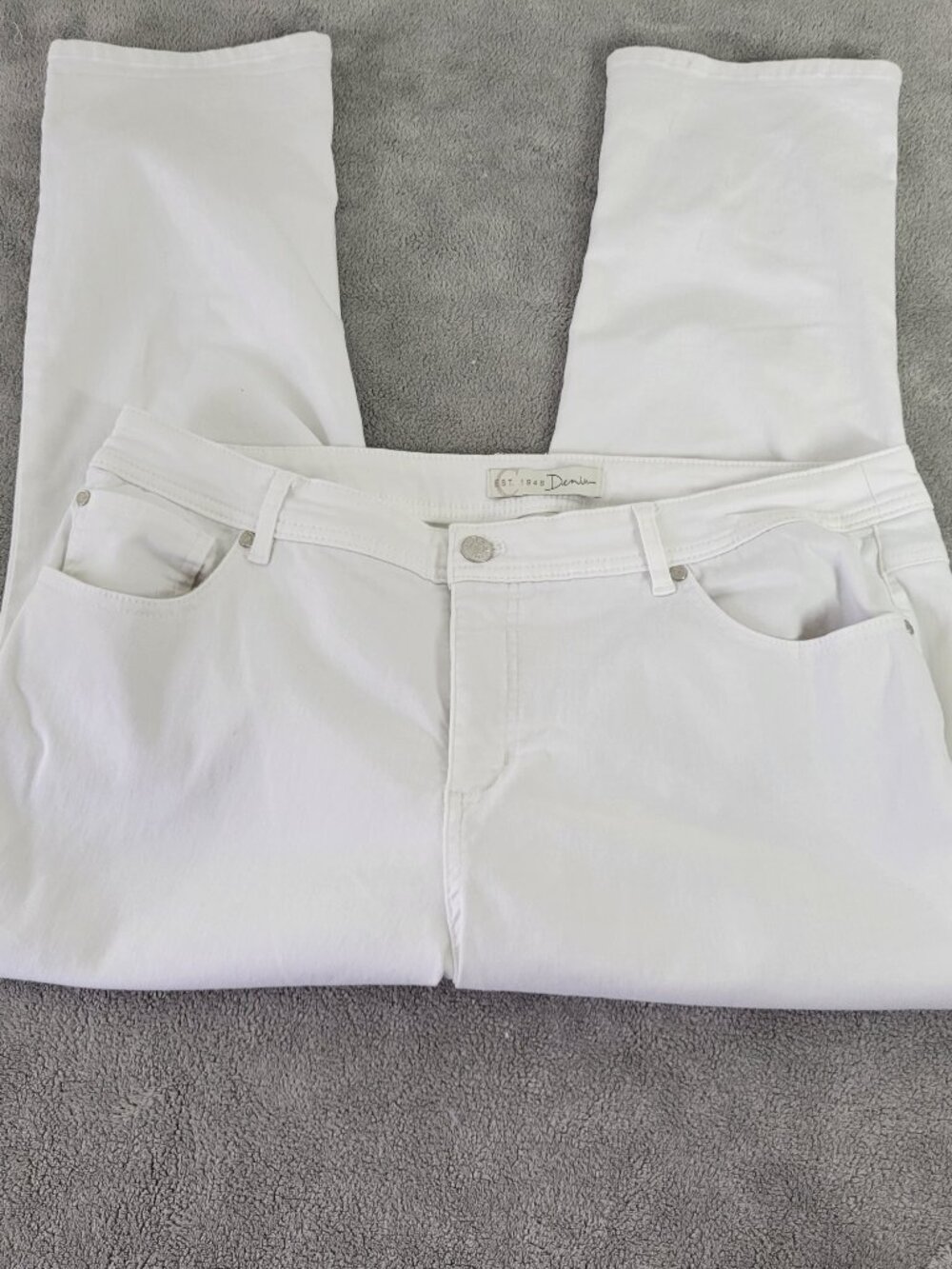 Cato Est 1946 Women's 18W White‎ Jeans Capri High Rise Elastic Waist CAP43E